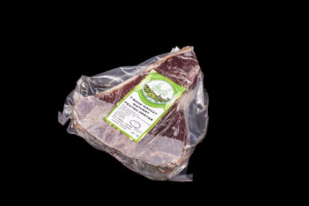 T-bone mânzat maturat pentru gratar